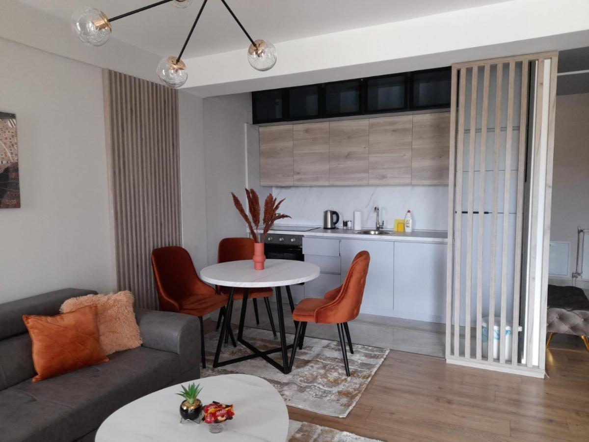 Centar Two Apartment Skopje Eksteriør billede